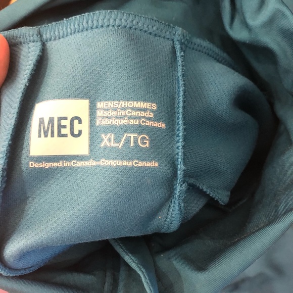 MEC mens XL running/cycling sweater - Picture 7 of 7